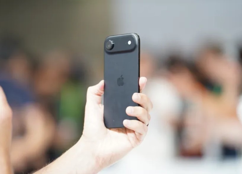 iPhone Air siêu mỏng với viên pin vừa đủ